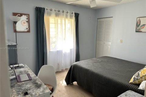 Condo in Greenacres, Florida, 2 bedrooms  № 1151047 - photo 20