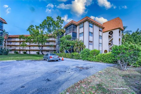 Condominio en venta en Lauderhill, Florida, 1 dormitorio, 80.82 m2 № 1175934 - foto 28