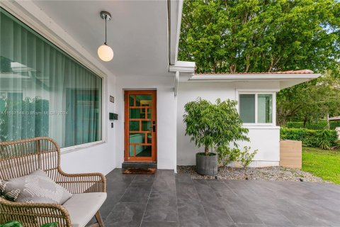 Casa en venta en Miami, Florida, 3 dormitorios, 183.11 m2 № 1309142 - foto 5