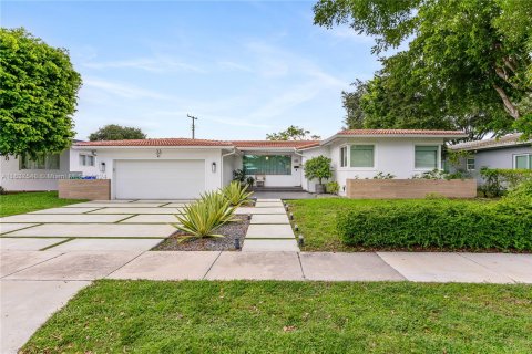 Villa ou maison à vendre à Miami, Floride: 3 chambres, 183.11 m2 № 1309142 - photo 1