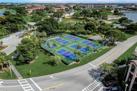 Condominio en venta en Pembroke Pines, Florida, 2 dormitorios, 88.63 m2 № 1329042 - foto 14