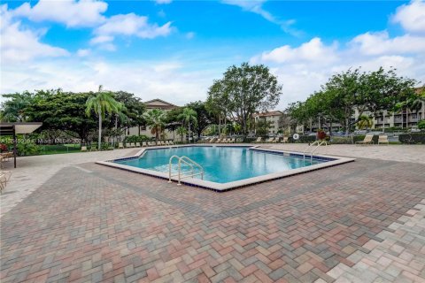 Condominio en venta en Pembroke Pines, Florida, 2 dormitorios, 88.63 m2 № 1329042 - foto 16