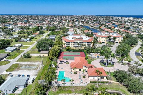 Copropriété à vendre à Punta Gorda, Floride: 2 chambres, 125.51 m2 № 1152730 - photo 3