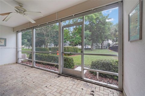 Condo in Coconut Creek, Florida, 2 bedrooms  № 1347865 - photo 23