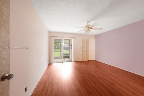 Condo in Coconut Creek, Florida, 2 bedrooms  № 1347865 - photo 13