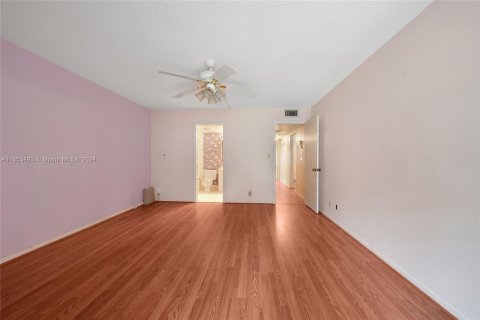 Condo in Coconut Creek, Florida, 2 bedrooms  № 1347865 - photo 14