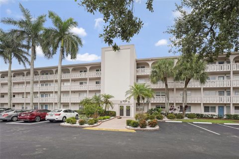 Copropriété à vendre à Coconut Creek, Floride: 2 chambres, 107.4 m2 № 1347865 - photo 29