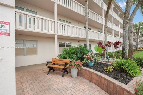 Condo in Coconut Creek, Florida, 2 bedrooms  № 1347865 - photo 2