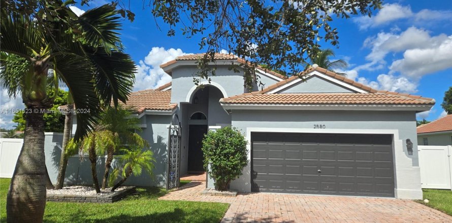 Casa en Miramar, Florida 4 dormitorios, 225.38 m2 № 1347831