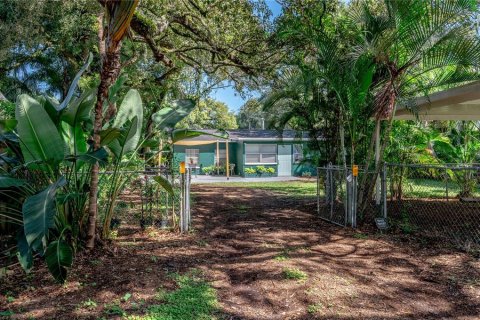 Villa ou maison à vendre à Tampa, Floride: 2 chambres, 97.55 m2 № 1390724 - photo 6