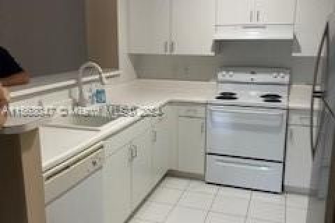 Condo in Coconut Creek, Florida, 2 bedrooms  № 1128482 - photo 2