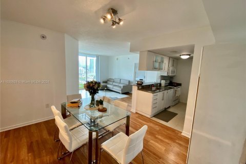 Copropriété à vendre à Miami, Floride: 2 chambres, 98.2 m2 № 1291726 - photo 6