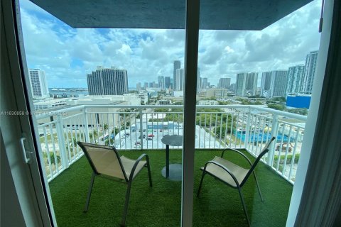 Copropriété à vendre à Miami, Floride: 2 chambres, 98.2 m2 № 1291726 - photo 12