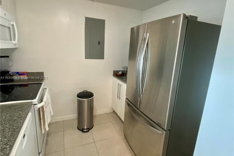 Copropriété à vendre à Miami, Floride: 2 chambres, 98.2 m2 № 1291726 - photo 14