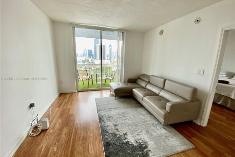 Condo in Miami, Florida, 2 bedrooms  № 1291726 - photo 7