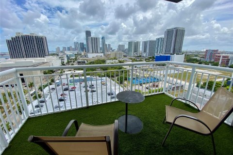 Copropriété à vendre à Miami, Floride: 2 chambres, 98.2 m2 № 1291726 - photo 11