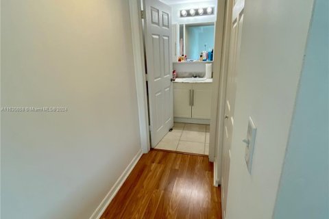 Copropriété à vendre à Miami, Floride: 2 chambres, 98.2 m2 № 1291726 - photo 21