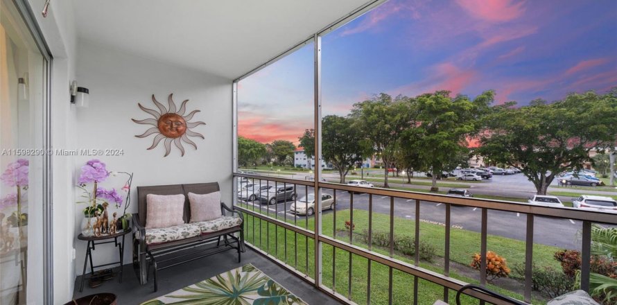 Condo in Hollywood, Florida, 2 bedrooms  № 1220800