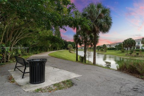 Condo in Hollywood, Florida, 2 bedrooms  № 1220800 - photo 19