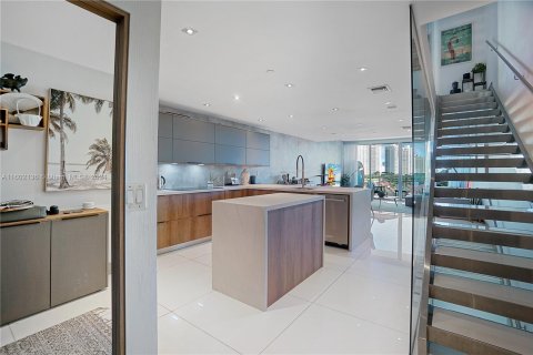 Condo in Aventura, Florida, 3 bedrooms  № 1220845 - photo 9