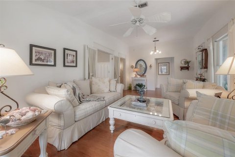 Casa en venta en Tampa, Florida, 4 dormitorios, 294.69 m2 № 1354756 - foto 16