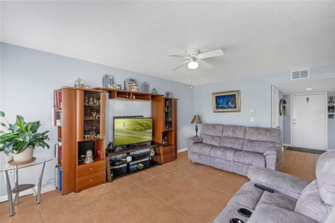 Condominio en venta en Orlando, Florida, 2 dormitorios, 105.82 m2 № 930303 - foto 11