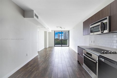 Condo in Miami, Florida, 1 bedroom  № 1309145 - photo 3