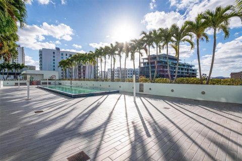 Condo in Miami, Florida, 1 bedroom  № 1309145 - photo 27