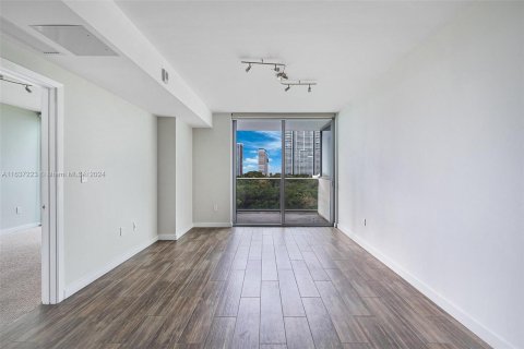 Condo in Miami, Florida, 1 bedroom  № 1309145 - photo 6