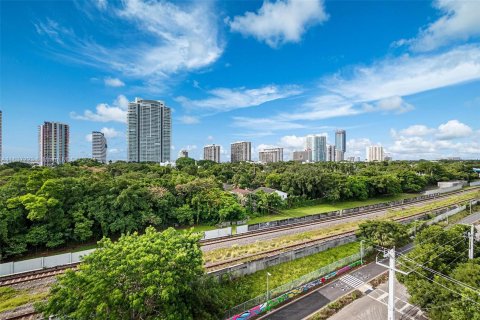 Condo in Miami, Florida, 1 bedroom  № 1309145 - photo 20