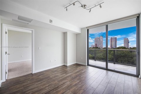 Condo in Miami, Florida, 1 bedroom  № 1309145 - photo 7