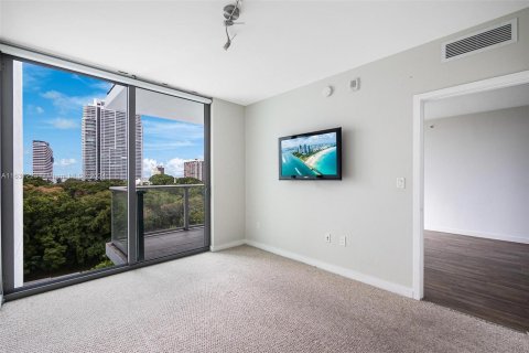 Condo in Miami, Florida, 1 bedroom  № 1309145 - photo 9