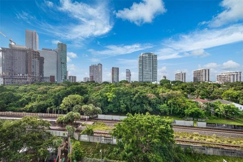 Condo in Miami, Florida, 1 bedroom  № 1309145 - photo 19