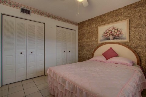 Купить кондоминиум в Маргит, Флорида 2 спальни, 86.4м2, № 1099068 - фото 13