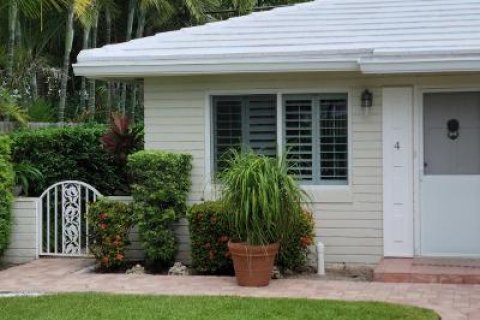 Apartamento en alquiler en Lauderdale-by-the-Sea, Florida, 1 dormitorio, 78.97 m2 № 1099067 - foto 1