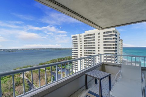 Condo in Riviera Beach, Florida, 2 bedrooms  № 965816 - photo 18