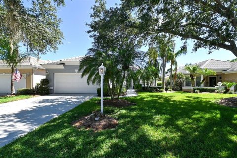 Villa ou maison à louer à University Park, Floride: 2 chambres, 170.1 m2 № 220415 - photo 1