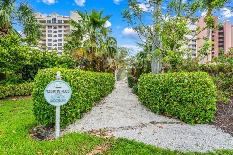 House in Hutchinson Island South, Florida 4 bedrooms, 185.8 sq.m. № 1129318 - photo 6