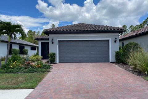 Villa ou maison à vendre à North Port, Floride: 2 chambres, 131.18 m2 № 1297407 - photo 1