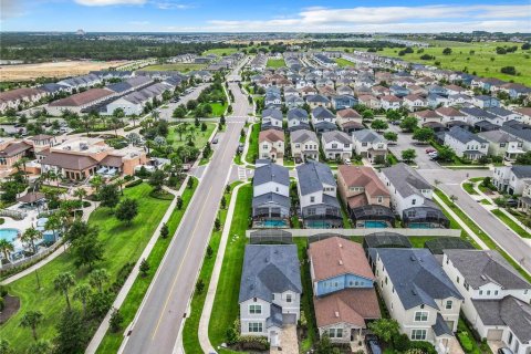 House in SOLARA RESORT in Kissimmee, Florida 6 bedrooms, 277.5 sq.m. № 1297171 - photo 2