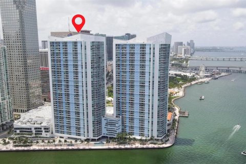 Condo in Miami, Florida, 3 bedrooms  № 1291203 - photo 1