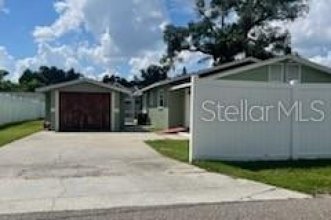 House in Tampa, Florida 3 bedrooms, 117.89 sq.m. № 1373013 - photo 2