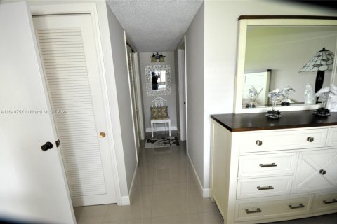 Condo in Boca Raton, Florida, 2 bedrooms  № 1332071 - photo 15