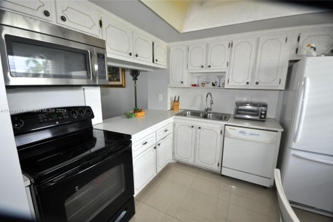 Condo in Boca Raton, Florida, 2 bedrooms  № 1332071 - photo 5