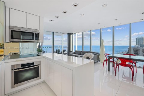 Copropriété à vendre à Miami Beach, Floride: 2 chambres, 119.84 m2 № 1324547 - photo 13