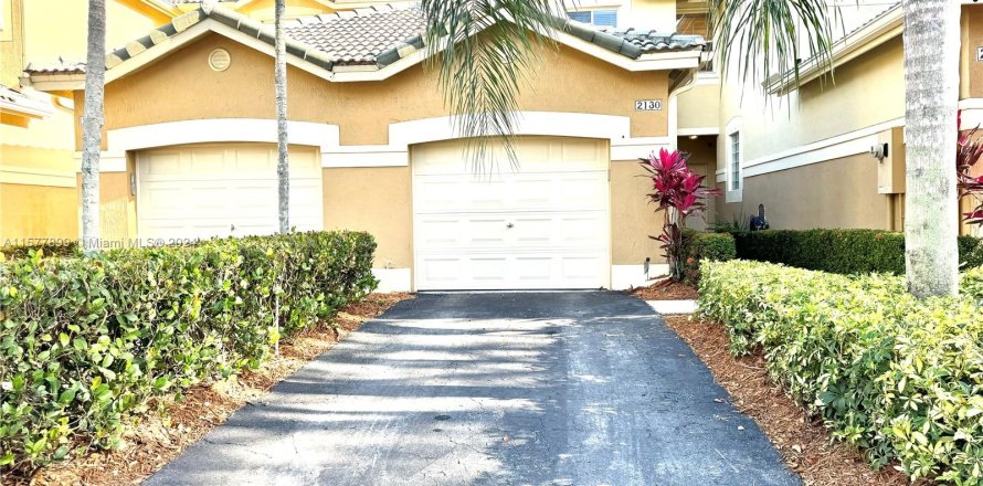 Townhouse in Weston, Florida 2 bedrooms, 107.3 sq.m. № 1155311