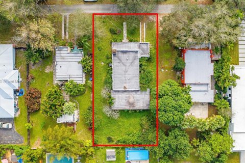 Villa ou maison à vendre à Biscayne Park, Floride: 4 chambres, 228.54 m2 № 1306377 - photo 8