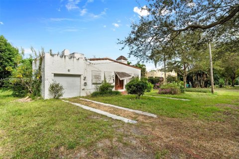 Villa ou maison à vendre à Biscayne Park, Floride: 4 chambres, 228.54 m2 № 1306377 - photo 4