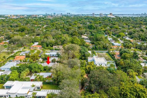 House in Biscayne Park, Florida 4 bedrooms, 228.54 sq.m. № 1306377 - photo 26