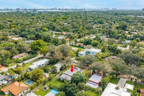 Casa en venta en Biscayne Park, Florida, 4 dormitorios, 228.54 m2 № 1306377 - foto 28